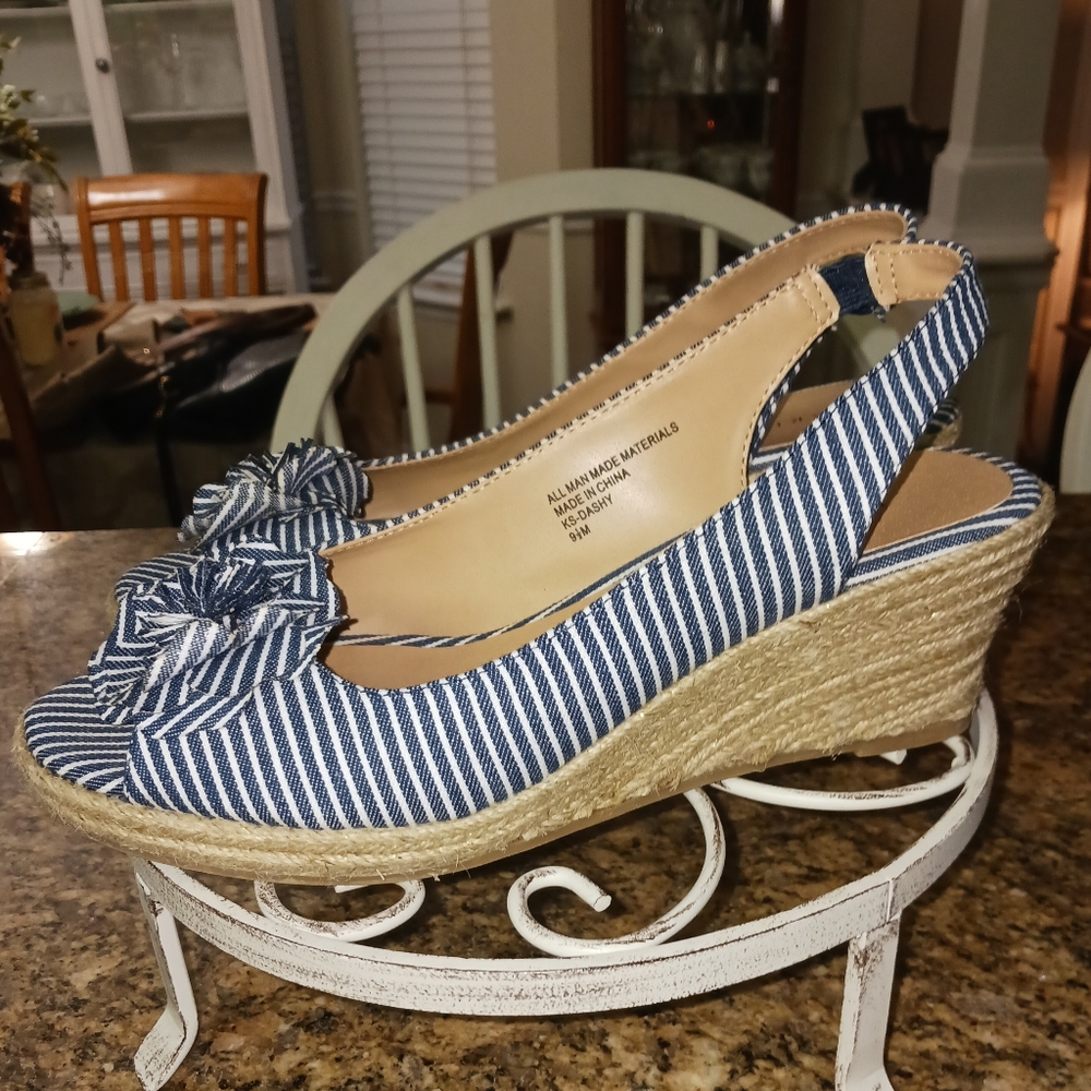 Karen Scott Blue & White Slingback Esparadille Wedges. Size 9.5 M